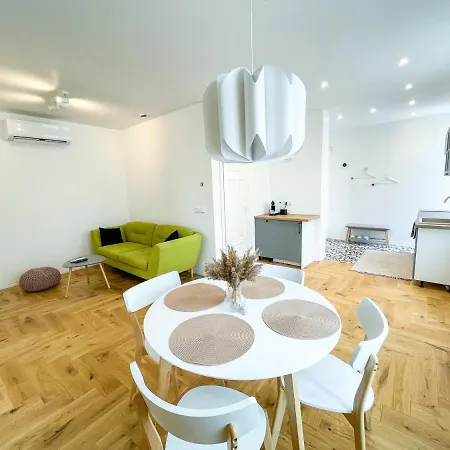 Cozy City Center 2 Bedroom * Parnu